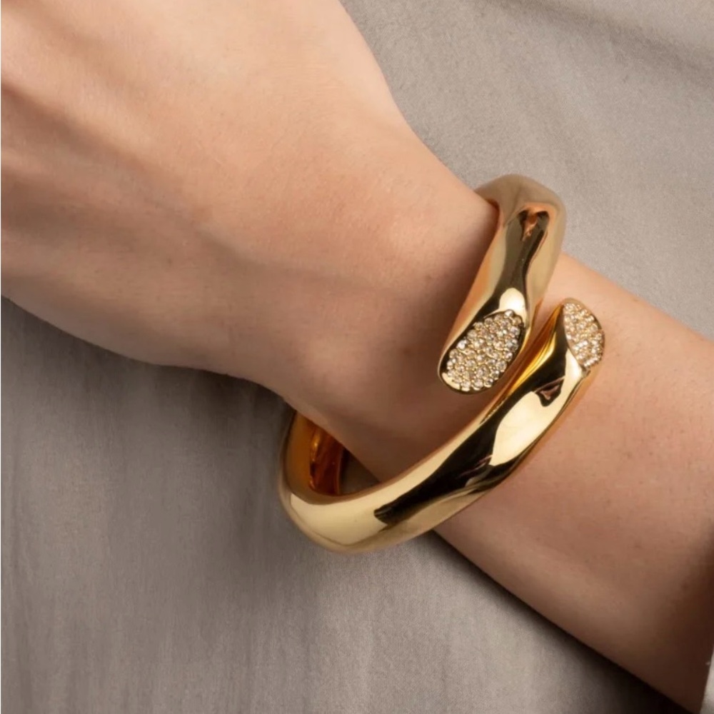 Alexis Bittar
Solanales Crystal & 14K-Gold-Plated Cuff Bracelet - Picture 4 of 5